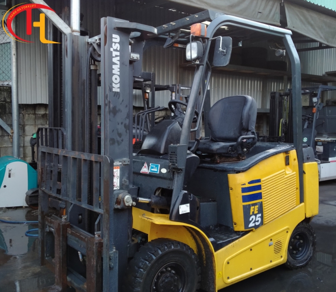 XE NÂNG ĐIỆN KOMATSU FE 2,5 TẤN