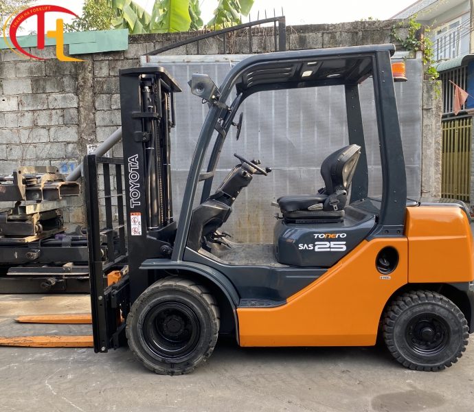 XE NÂNG DẦU 2T5 HIỆU TOYOTA (TẠM HẾT HÀNG)