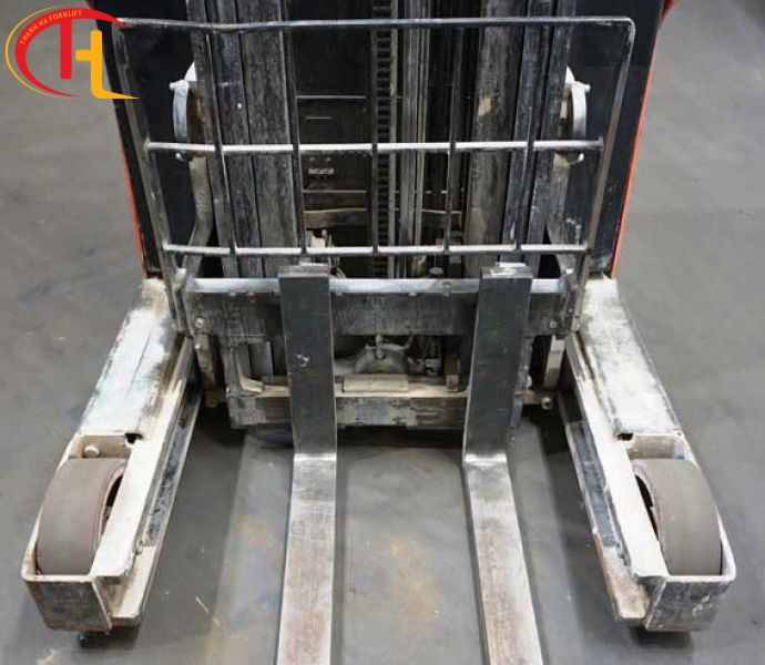 XE NÂNG CAO BT 1600KG NGỒI NGANG LÁI