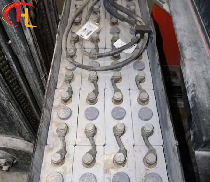 XE NÂNG CAO BT 1600KG NGỒI NGANG LÁI