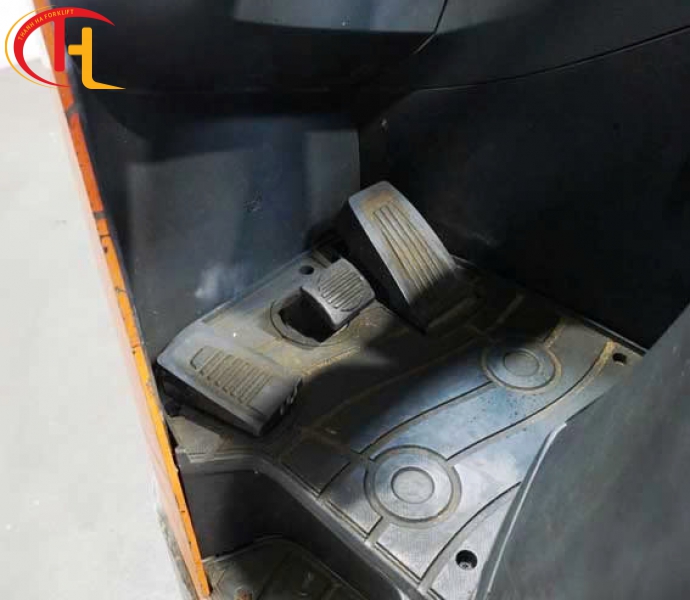 XE NÂNG CAO BT 1600KG NGỒI NGANG LÁI