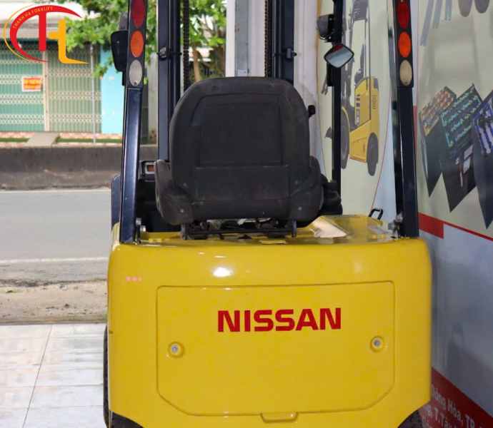 XE NÂNG ĐIỆN NGỒI LÁI NISSAN 1.5 TẤN 