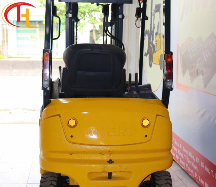 Xe nâng điện Komatsu FB15-12