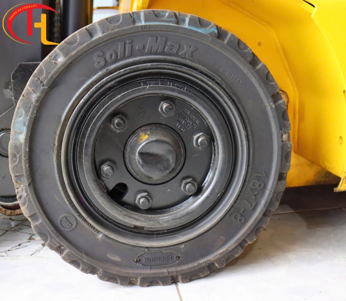 Xe nâng điện Komatsu FB15-12