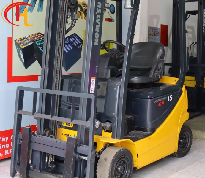 Xe nâng điện Komatsu FB15-12