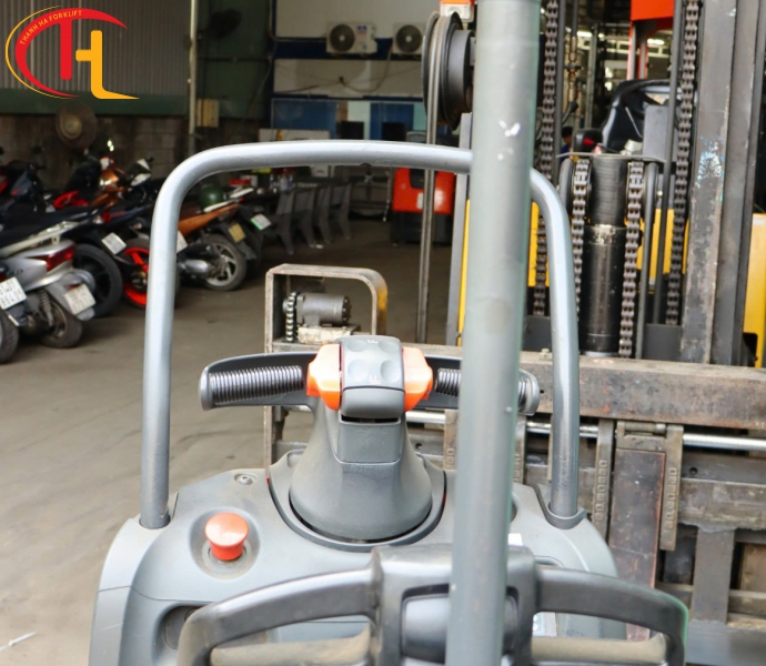 Xe nâng tầm thấp Linde