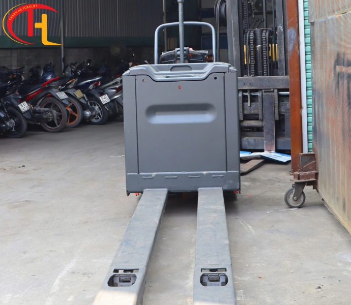 Xe nâng tầm thấp Linde