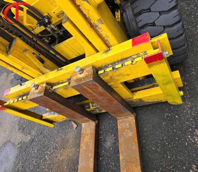 Xe nâng điện 4 tấn toyota 7FBM40 